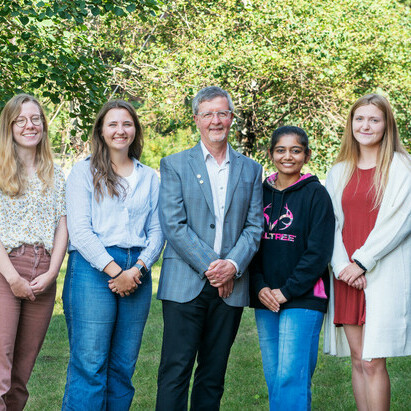 Peter Mahaffy with the undergraduate research team at KCVS