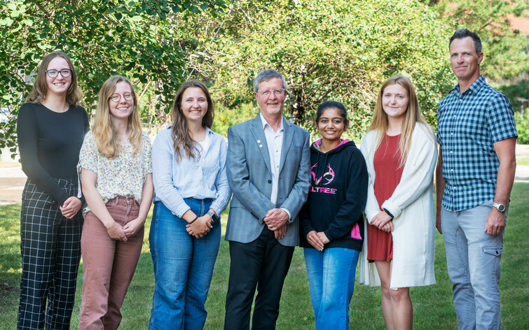 Peter Mahaffy with the undergraduate research team at KCVS